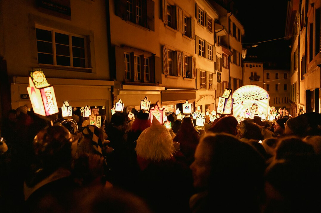 Apparition publique de personnalités lors d'un festival suisse